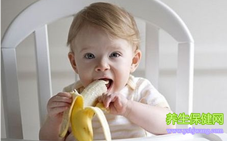 宝宝吃饭呛着不要着急，听医生帮你解燃煤之急
