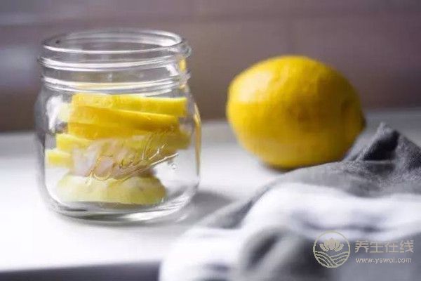 柠檬水美白，但不可过量饮用