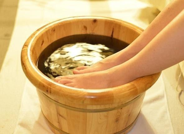 泡脚应该泡到哪种程度全身冒汗好不好