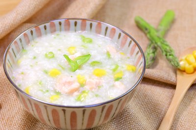 六个月大的宝宝辅食每天适合吃多少