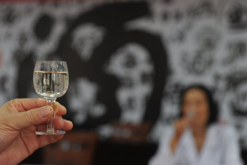 每天喝一点白酒的人最后身体怎么样了