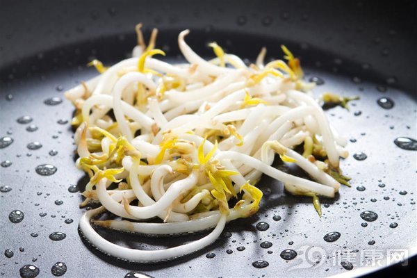 黄豆芽虽不起眼，但却能美容还能防病