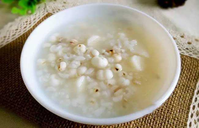 山药芡实薏仁粥的功效及其制作方法