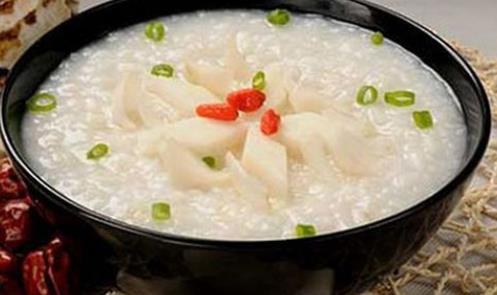 夏季避免中暑养生的重点注意饮食和心情