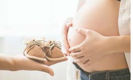 介绍剖宫产女性产后到底可不可以洗头解答
