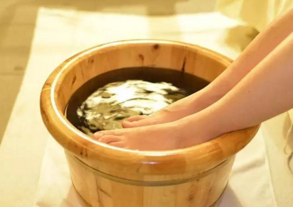 泡脚需要泡多长时间对身体的效果最好
